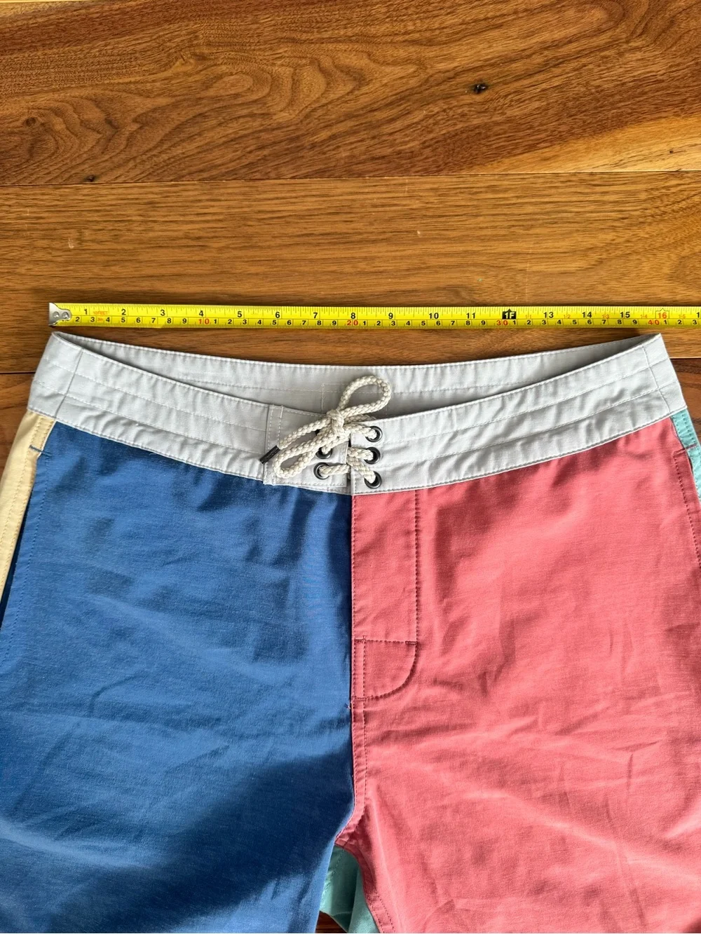 Faherty Fun Board short in Sumer Mix - 31